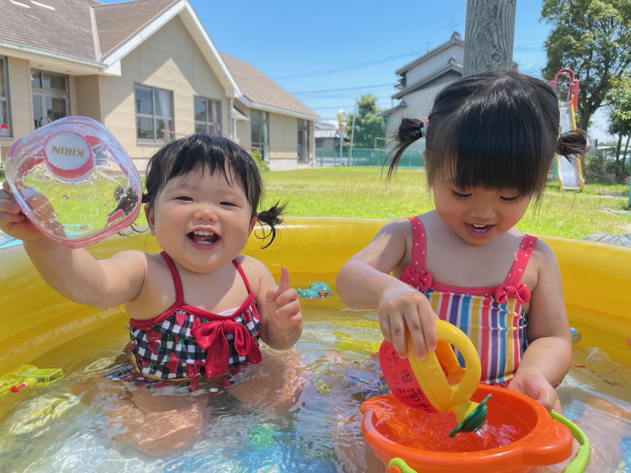「姉妹で初めての水あそび♪」くぅちゃんさん